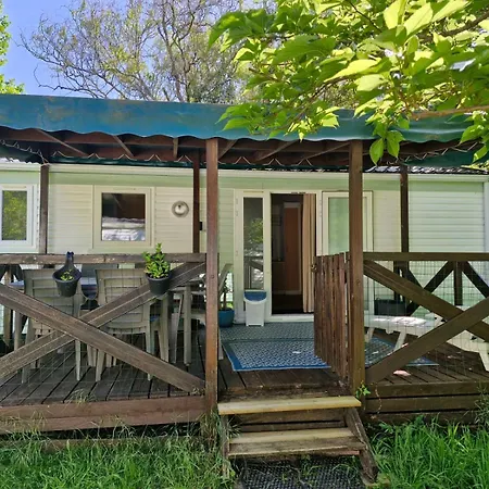 Bungalow 2 Climatise * Gastes